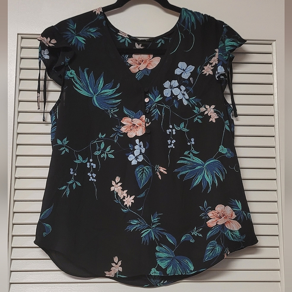 Banana Republic - Floral Tropical Ruffle Lightweight Short-Sleeve Top